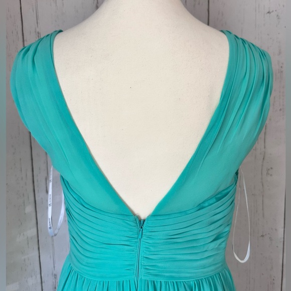 B2 Jasmine Women’s Celebration | Wedding | Prom Sleeveless Dress Size 6 - Picture 4 of 11